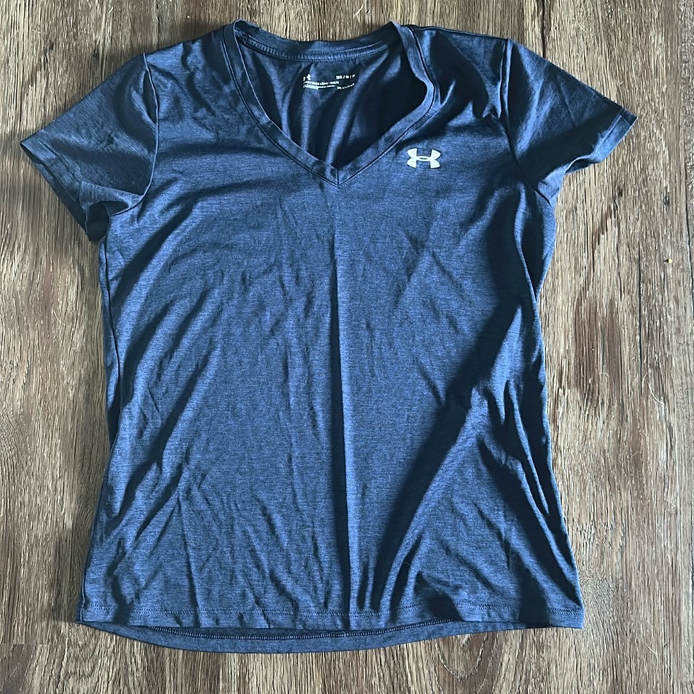❤️ EUC Women’s Under Armour UA Tech Workout shirt